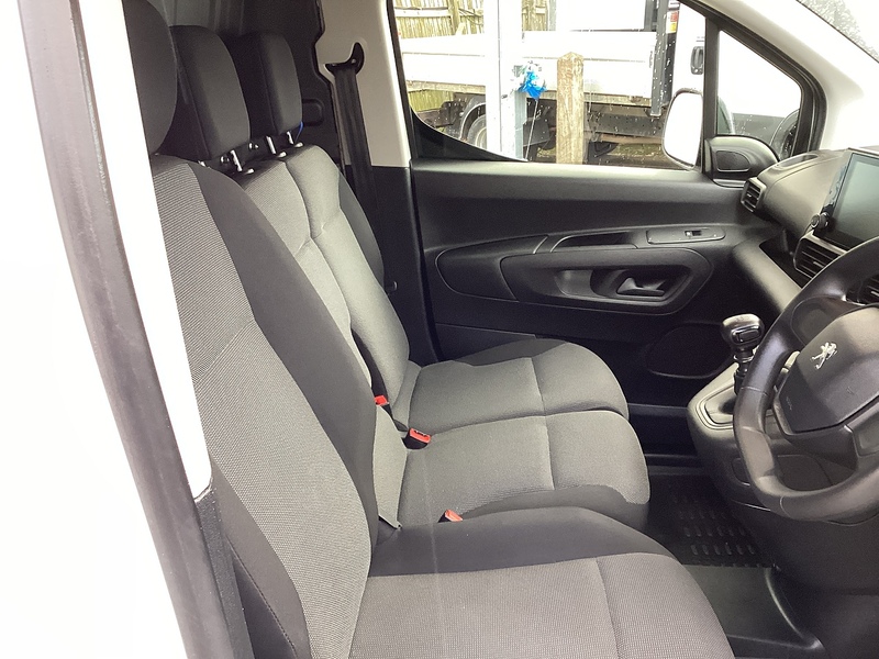 Peugeot BlueHDi 1000 Professional Premium SWB Euro 6