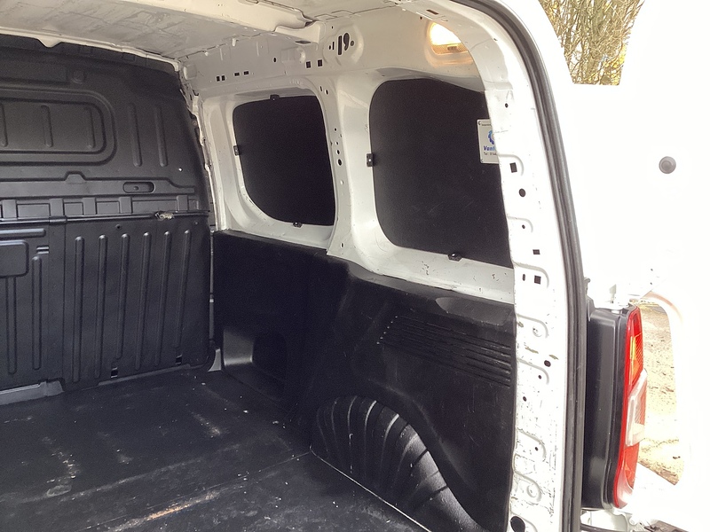 Peugeot BlueHDi 1000 Professional Premium SWB Euro 6