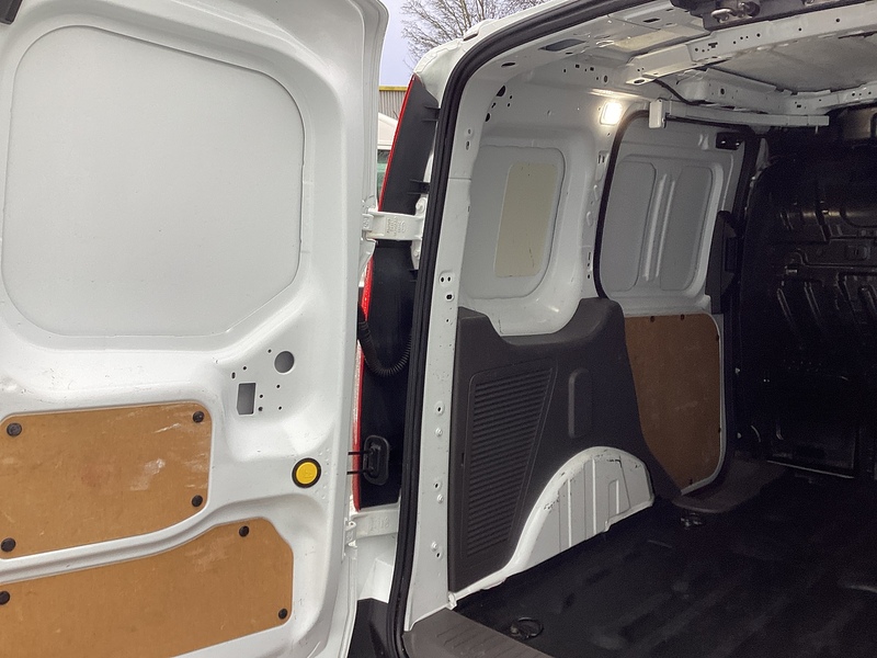 Ford 200 EcoBlue Active SWB Euro 6 **NO VAT**