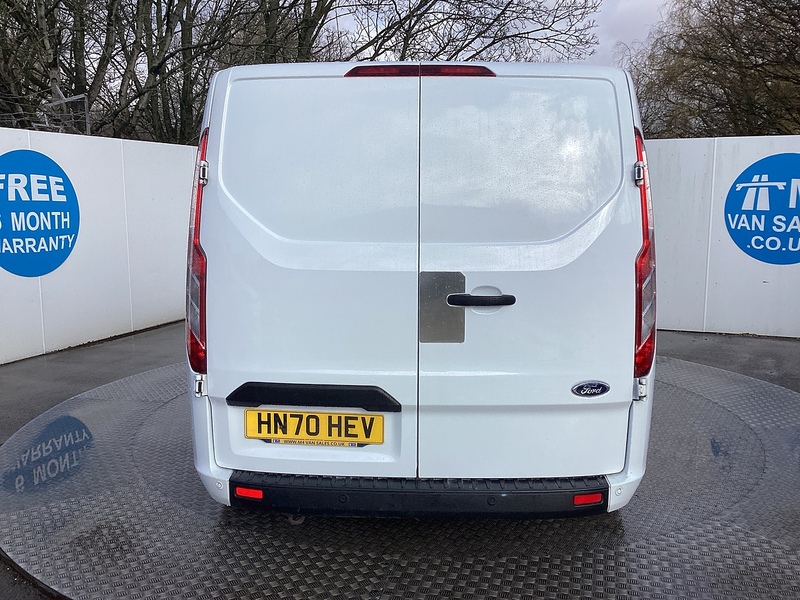 Ford 300 EcoBlue Trend SWB L/R Euro 6