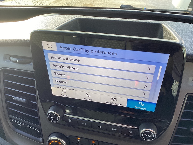 Ford 300 EcoBlue Trend SWB L/R Euro 6