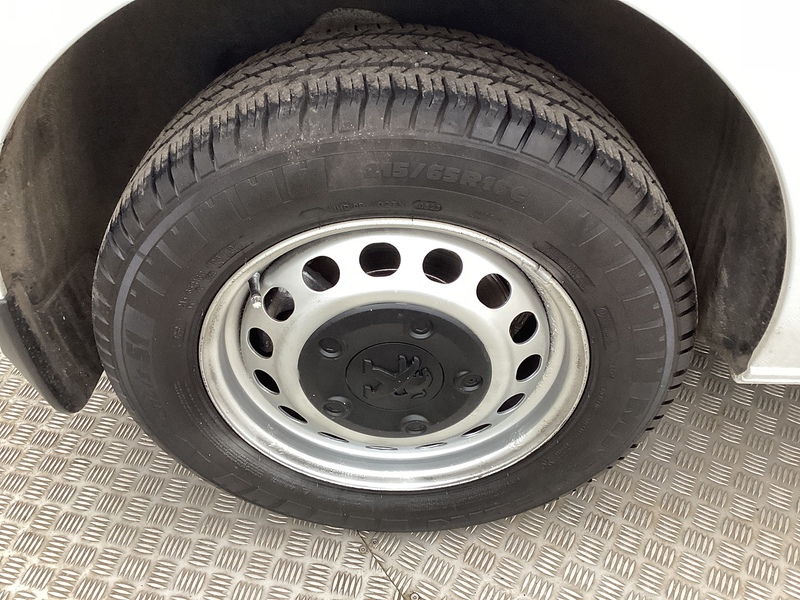 Peugeot BlueHDi 1000 Professional MWB A/C Premium + Euro 6