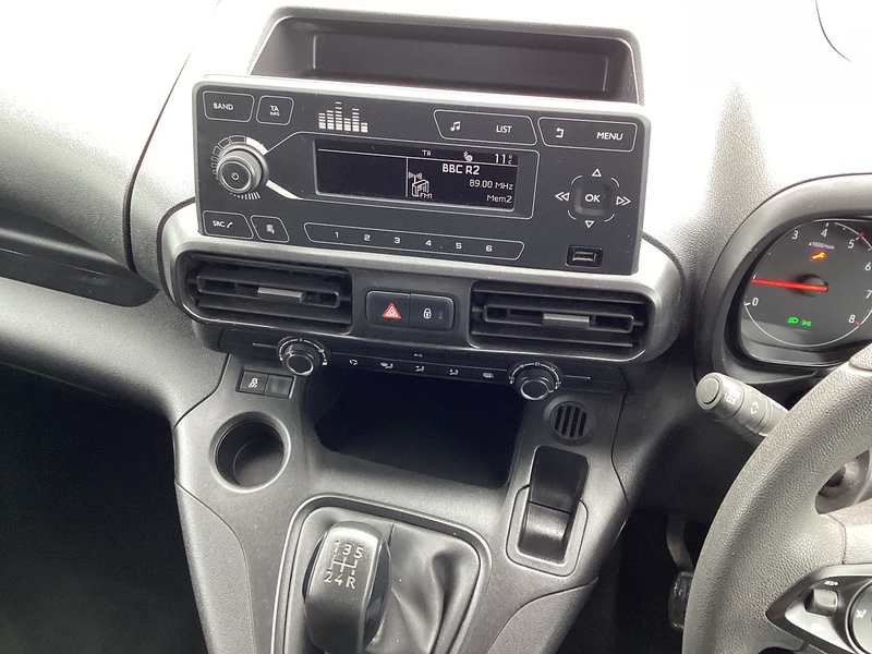 Vauxhall Turbo D 2000 Sportive SWB A/C Euro 6