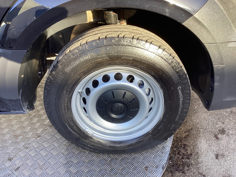 Volkswagen TDI CR35 Startline Dropside Euro 6 L=14ft 2