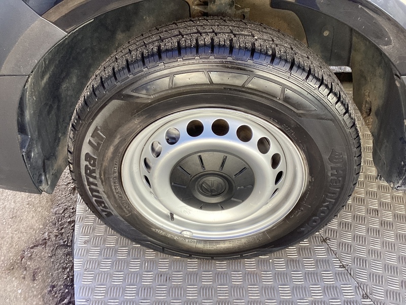 Volkswagen TDI CR35 Startline Dropside Euro 6 L=14ft 2