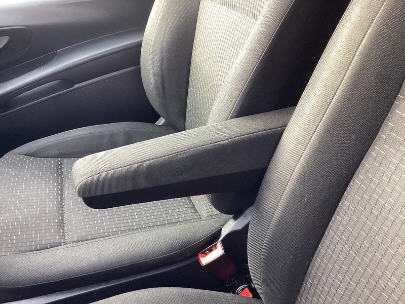 Mercedes 110 CDI Progressive SWB L/R  A/C Euro 6 