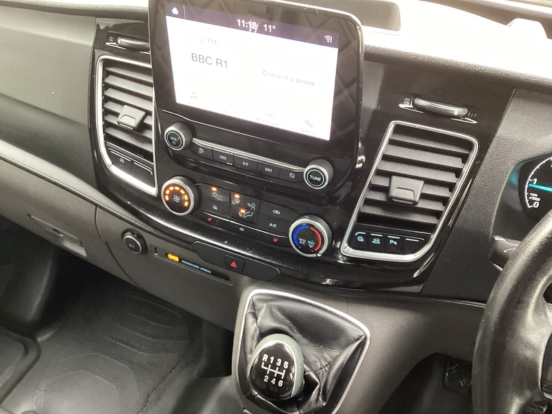 Ford 280 EcoBlue Limited SWB L/R A/C Euro 6 