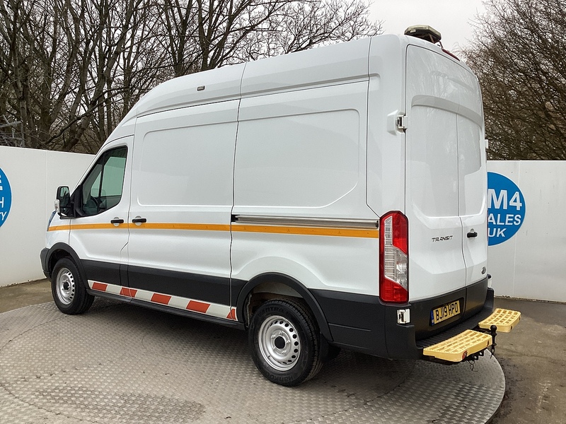 Ford 350 EcoBlue MWB H/R A/C Euro 6