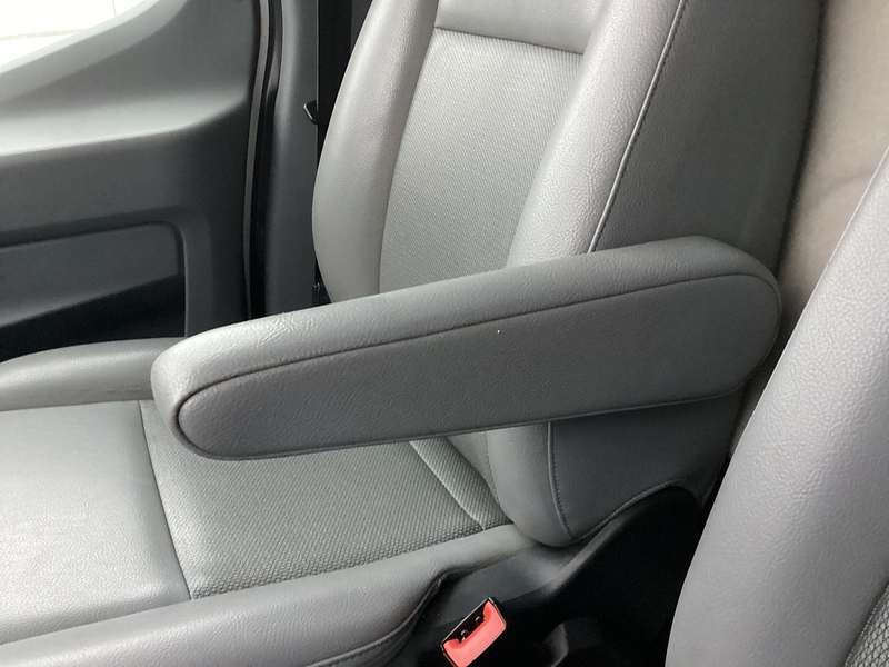 Ford 350 EcoBlue MWB H/R A/C Euro 6