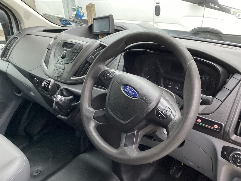 Ford 350 EcoBlue MWB H/R A/C Euro 6