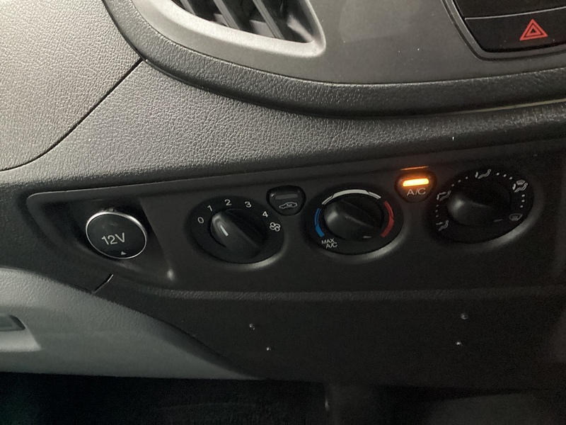 Ford 350 EcoBlue MWB H/R A/C Euro 6