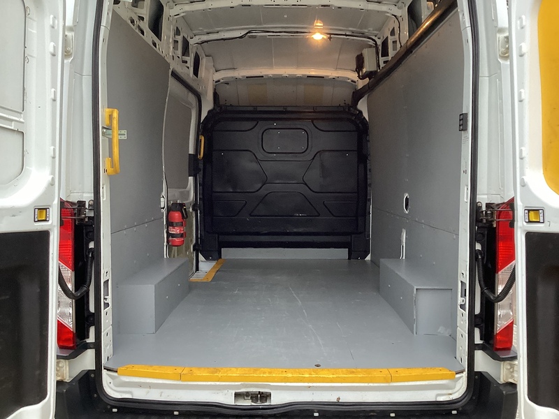 Ford 350 EcoBlue MWB H/R A/C Euro 6