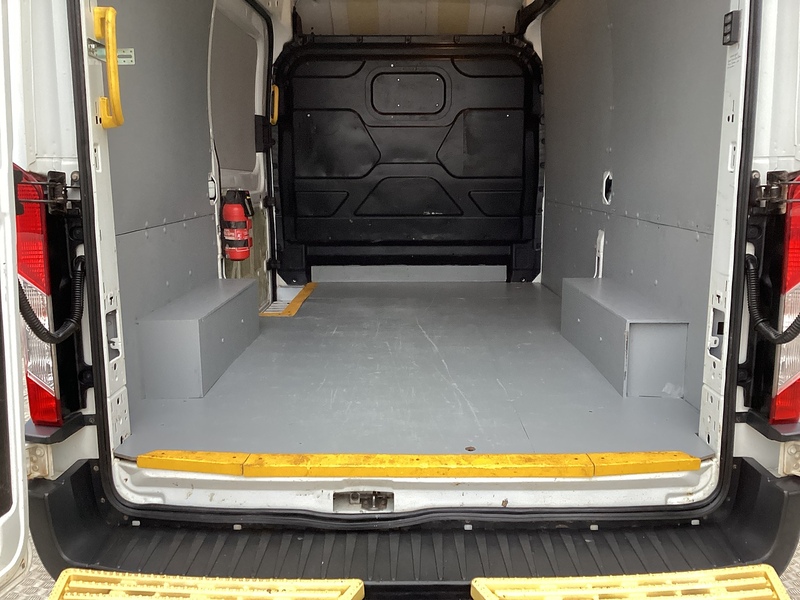 Ford 350 EcoBlue MWB H/R A/C Euro 6