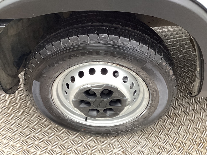 Iveco D HPI 14V 35S 3450 MWB Dropside A/C Euro 6 L=13ft 6