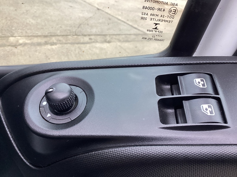 Iveco D HPI 14V 35S 3450 MWB Dropside A/C Euro 6 L=13ft 6