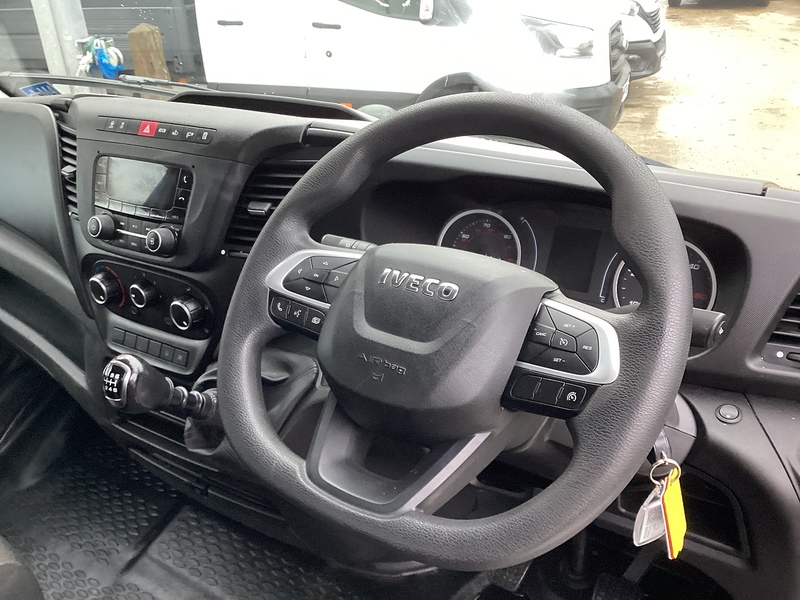 Iveco D HPI 14V 35S 3450 MWB Dropside A/C Euro 6 L=13ft 6