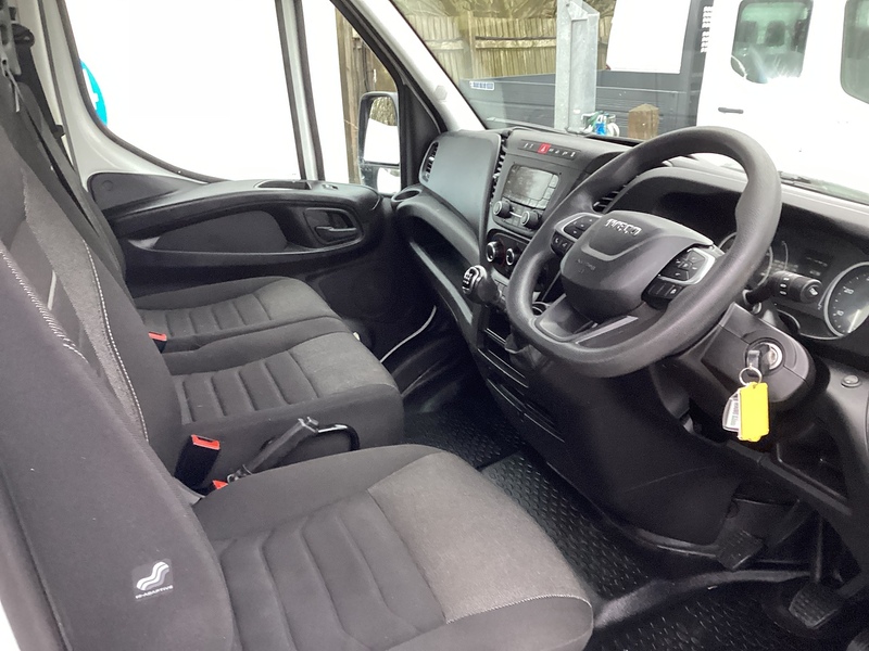 Iveco D HPI 14V 35S 3450 MWB Dropside A/C Euro 6 L=13ft 6