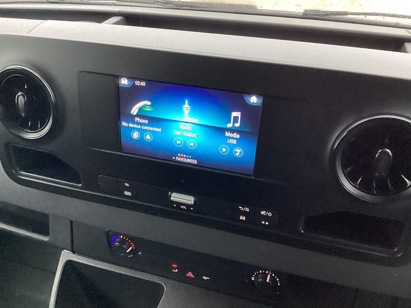 Mercedes 315 CDI Crewcab Dropside Euro 6 L=11ft 5