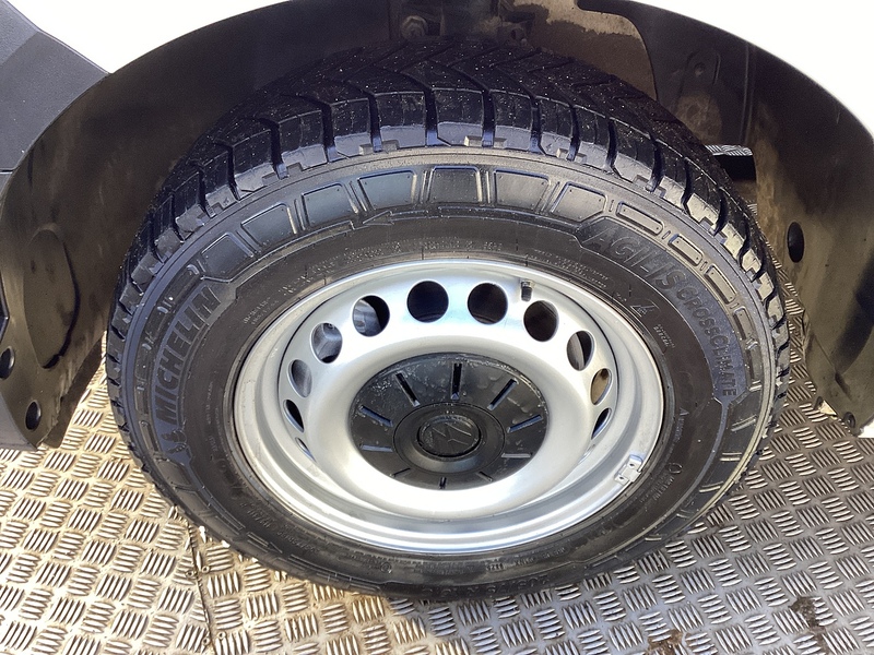 Volkswagen TDI CR35 Commerce MWB H/R A/C Euro 6