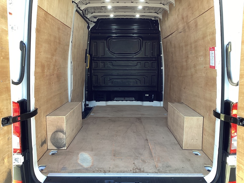 Volkswagen TDI CR35 Commerce MWB H/R A/C Euro 6