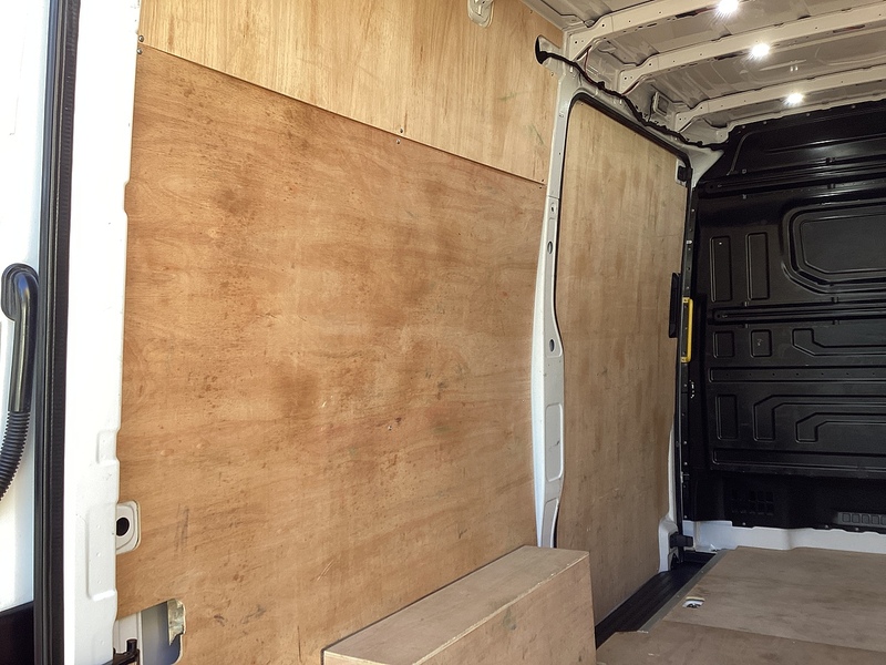 Volkswagen TDI CR35 Commerce MWB H/R A/C Euro 6