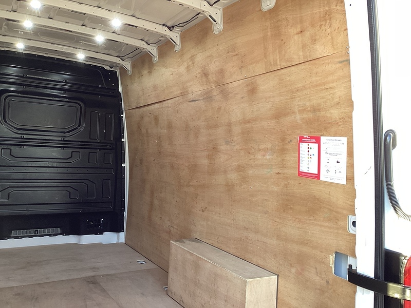 Volkswagen TDI CR35 Commerce MWB H/R A/C Euro 6