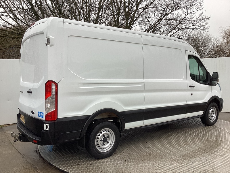 Ford 350 EcoBlue Leader LWB M/R A/C Euro 6