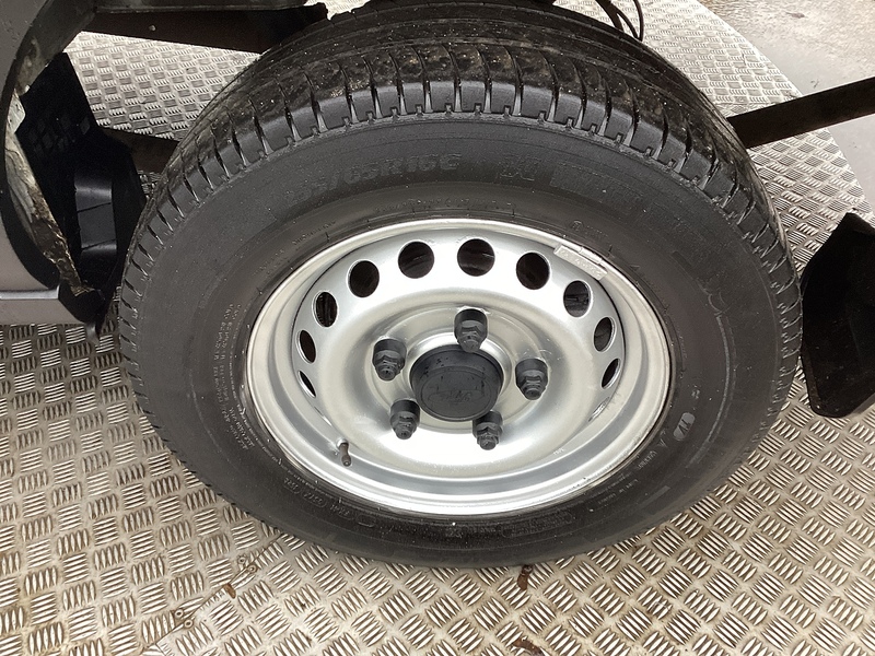 Ford 350 EcoBlue Leader LWB M/R A/C Euro 6