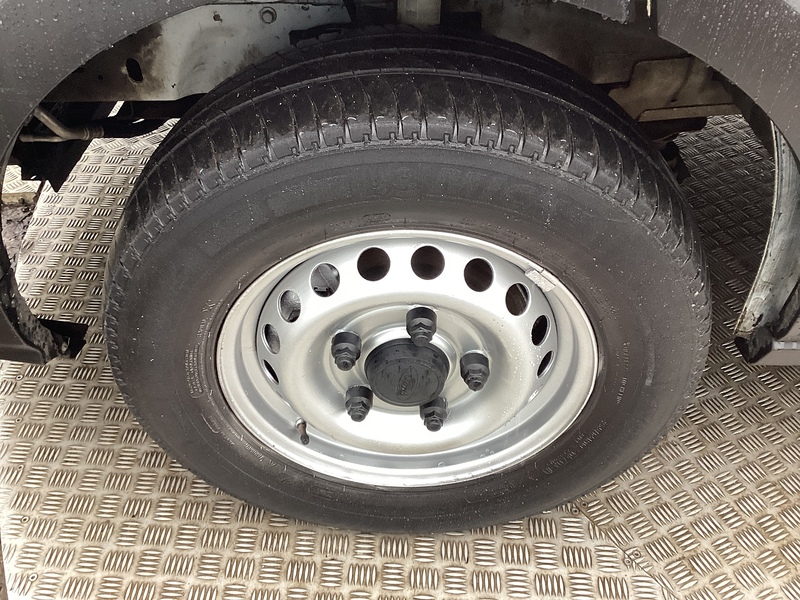 Ford 350 EcoBlue Leader LWB M/R A/C Euro 6