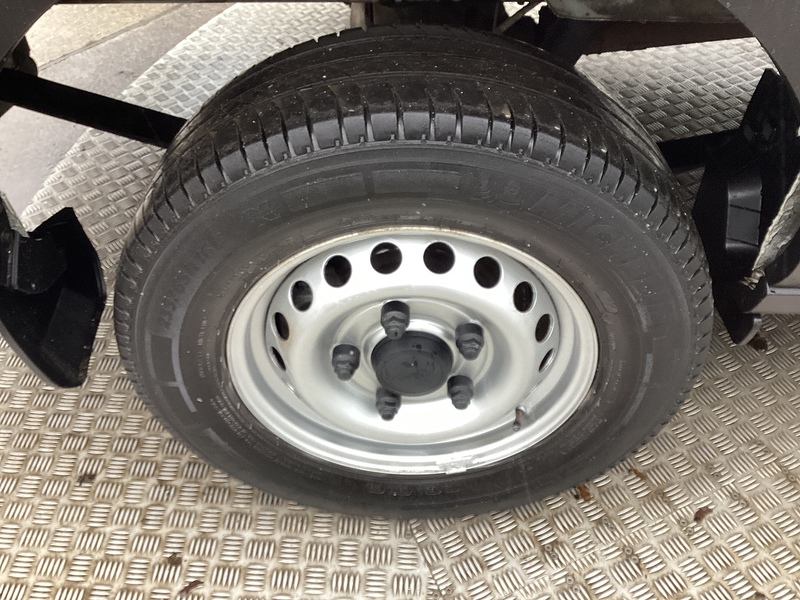 Ford 350 EcoBlue Leader LWB M/R A/C Euro 6