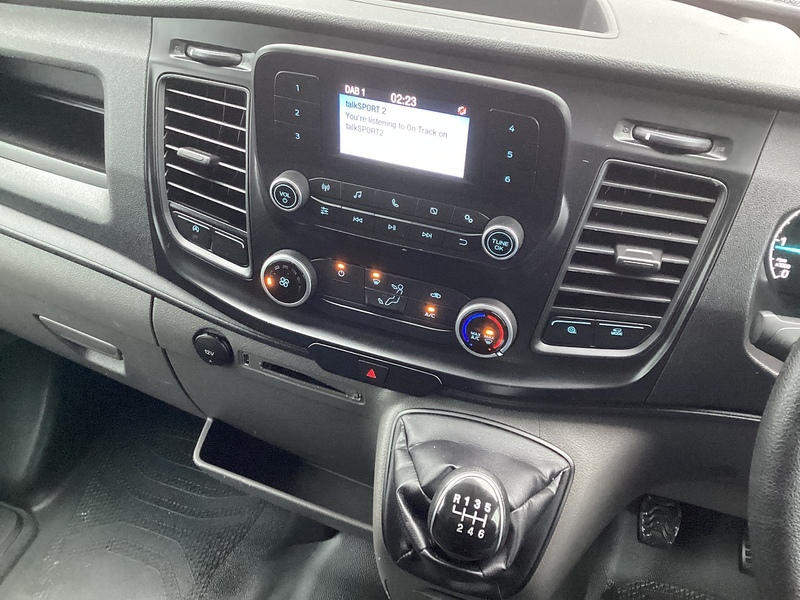 Ford 350 EcoBlue Leader LWB M/R A/C Euro 6