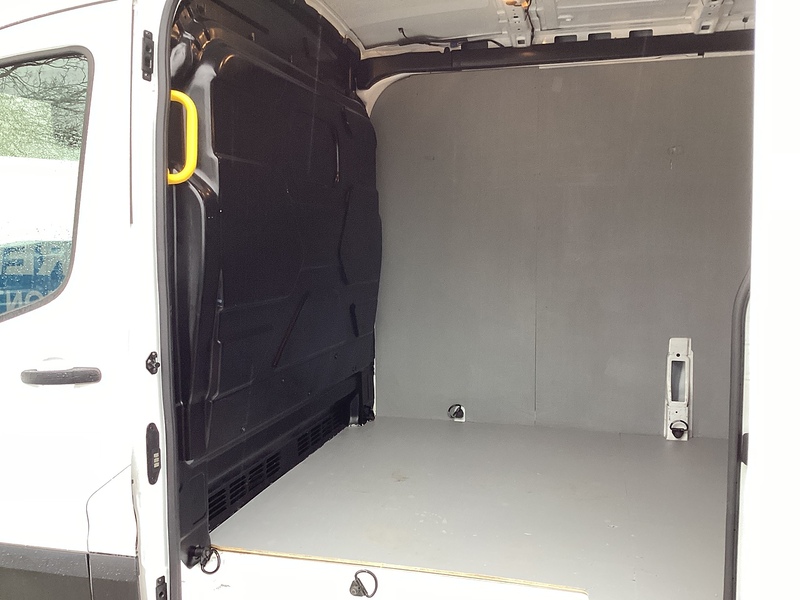 Ford 350 EcoBlue Leader LWB M/R A/C Euro 6