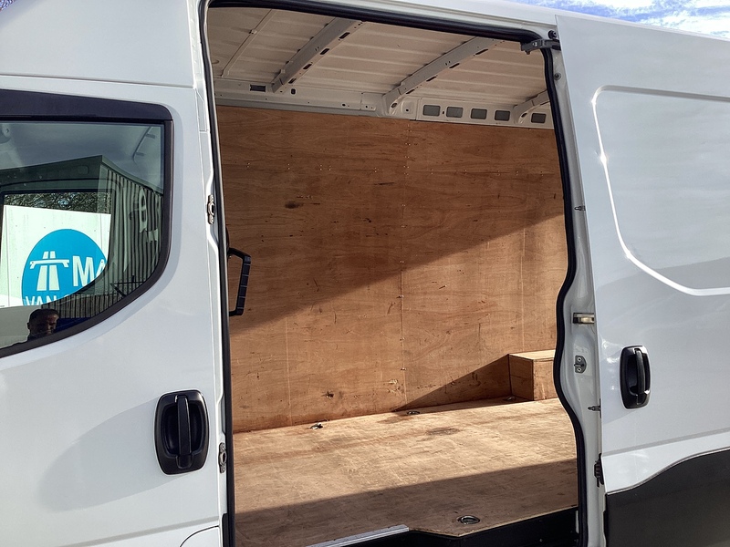 Iveco D HPI 14V 35S 3520L XLWB H/R A/C Euro 6