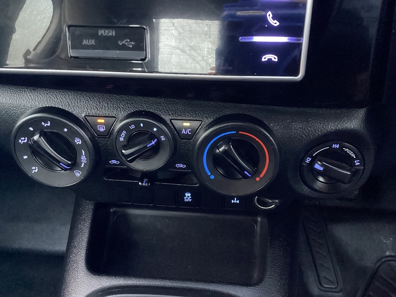 Toyota D-4D Active King Cab A/C Euro 6 