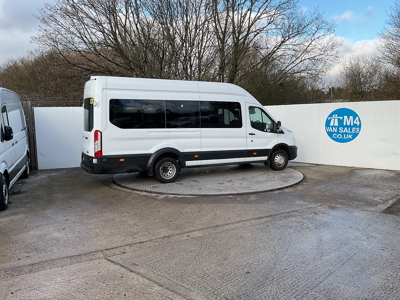 Ford 460 EcoBlue Leader 17 Seater Euro 6