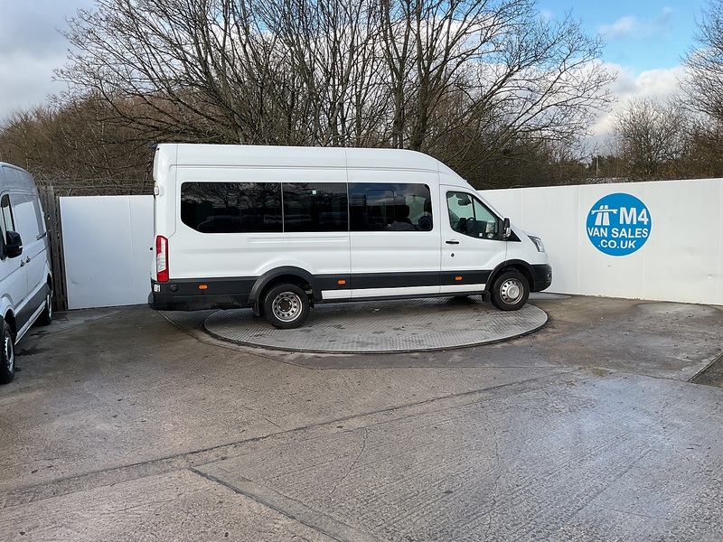 Ford 460 EcoBlue Leader 17 Seater Euro 6