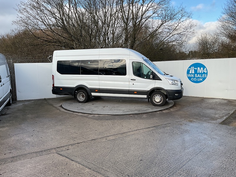 Ford 460 EcoBlue Leader 17 Seater Euro 6