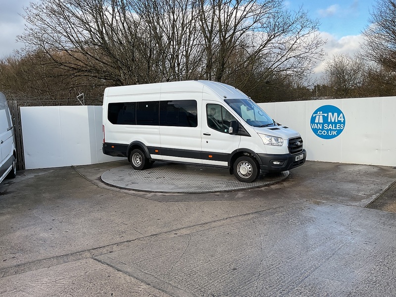 Ford 460 EcoBlue Leader 17 Seater Euro 6