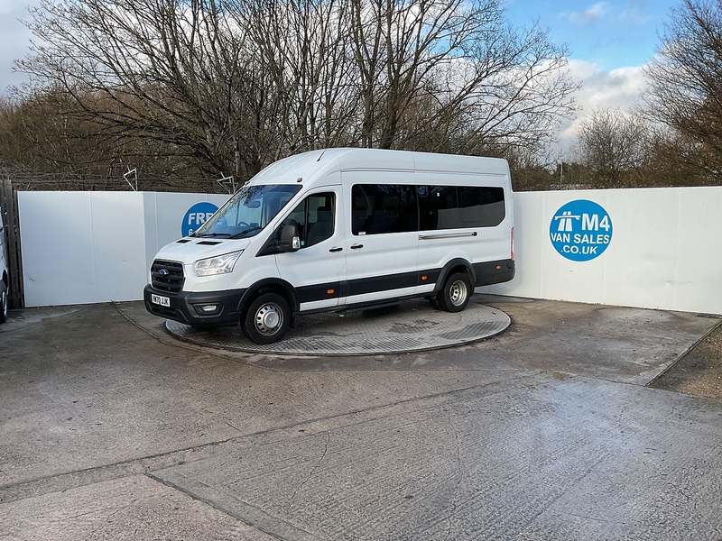 Ford 460 EcoBlue Leader 17 Seater Euro 6
