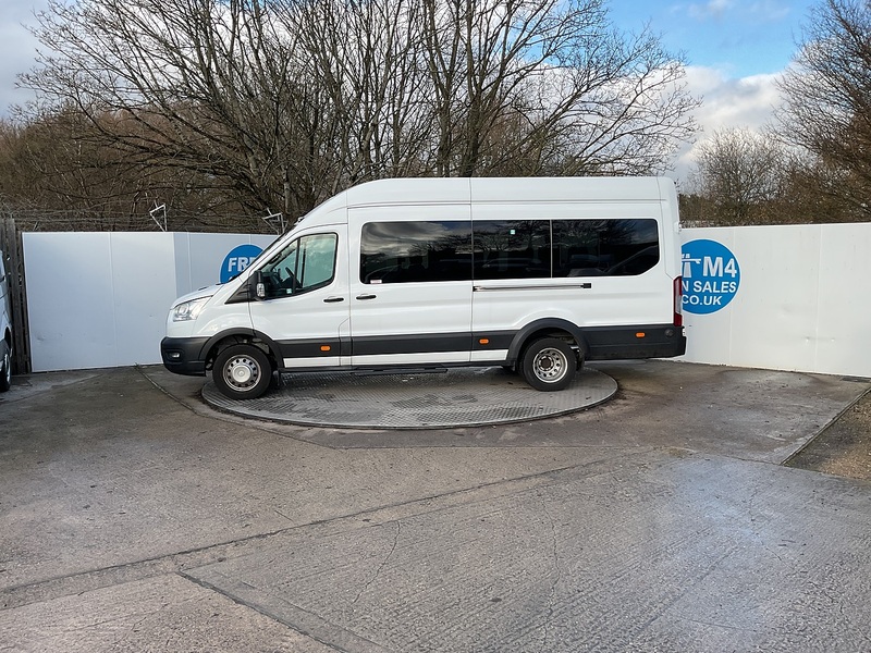 Ford 460 EcoBlue Leader 17 Seater Euro 6
