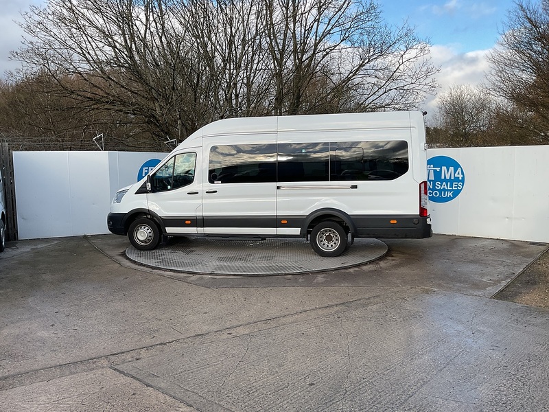 Ford 460 EcoBlue Leader 17 Seater Euro 6