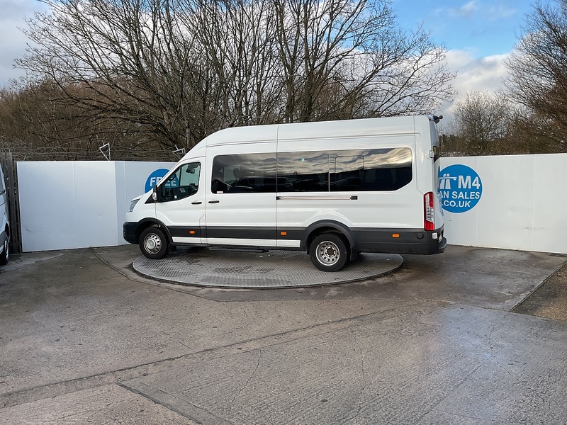 Ford 460 EcoBlue Leader 17 Seater Euro 6