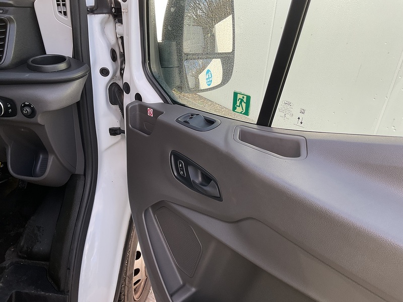 Ford 460 EcoBlue Leader 17 Seater Euro 6