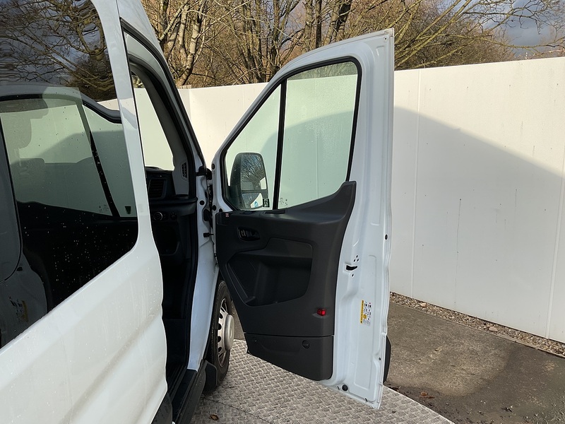 Ford 460 EcoBlue Leader 17 Seater Euro 6