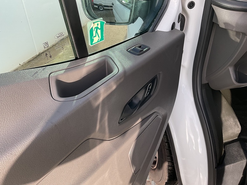 Ford 460 EcoBlue Leader 17 Seater Euro 6