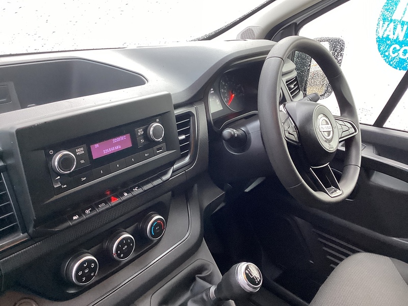 Nissan dCi 28 Acenta SWB L/R A/C Euro 6