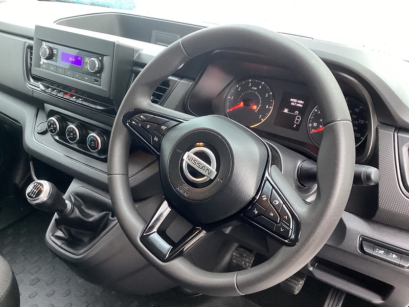 Nissan dCi 28 Acenta SWB L/R A/C Euro 6