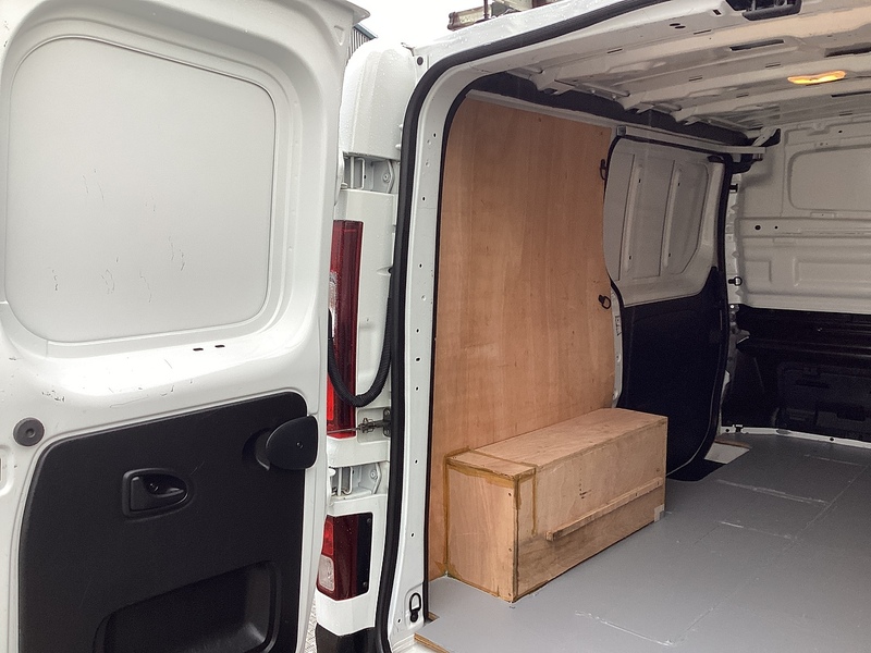 Nissan dCi 28 Acenta SWB L/R A/C Euro 6