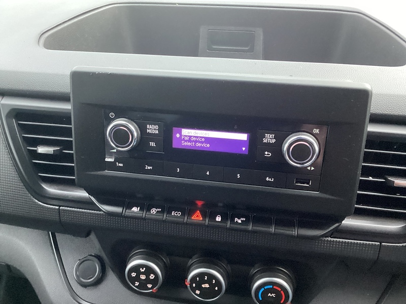 Nissan dCi 28 Acenta SWB L/R A/C Euro 6