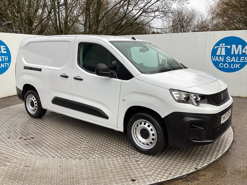 Peugeot BlueHDi 850 Professional Premium + Crewcab LWB A/C Euro 6